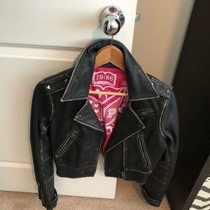 ❤️RARE❤️ VS Pink leather crop jacket